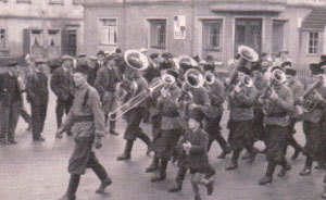 Das Bild zeigt die Stadtkapelle an der Fasnet mit der 